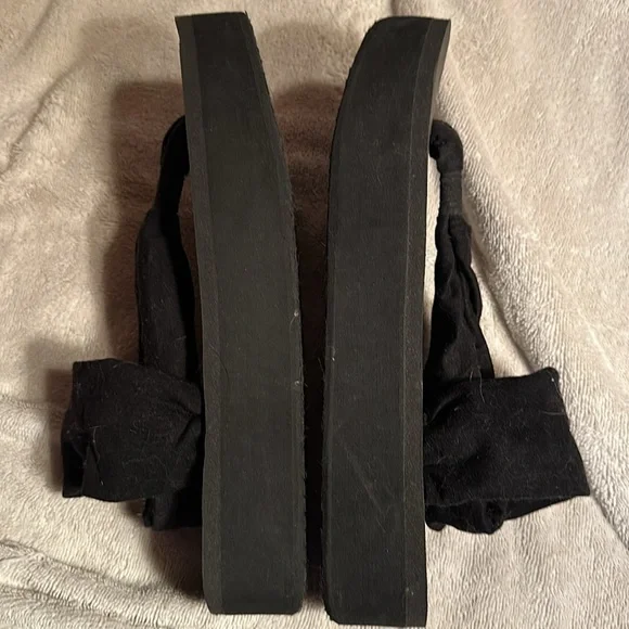 Sanuk black flatform sling sandal W11 EUC - Picture 2 of 6